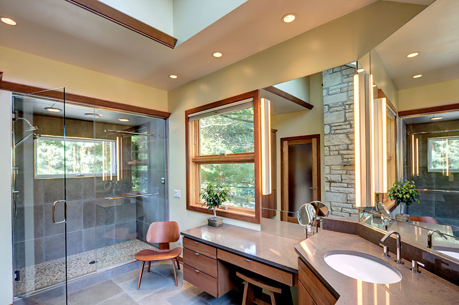 Schorr 4539 Bath_H2T8131And11more_fused WEB.jpg
