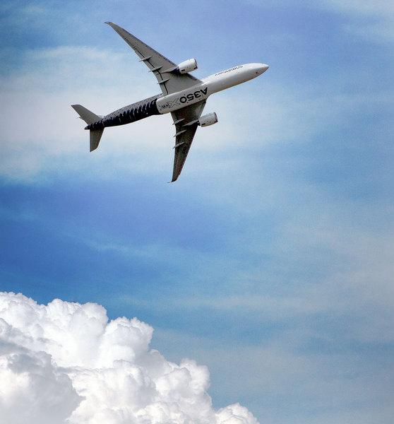 Weidemann-4669-Airbus-A350-OSH-15_MG_1067-MOD-WEB.jpg