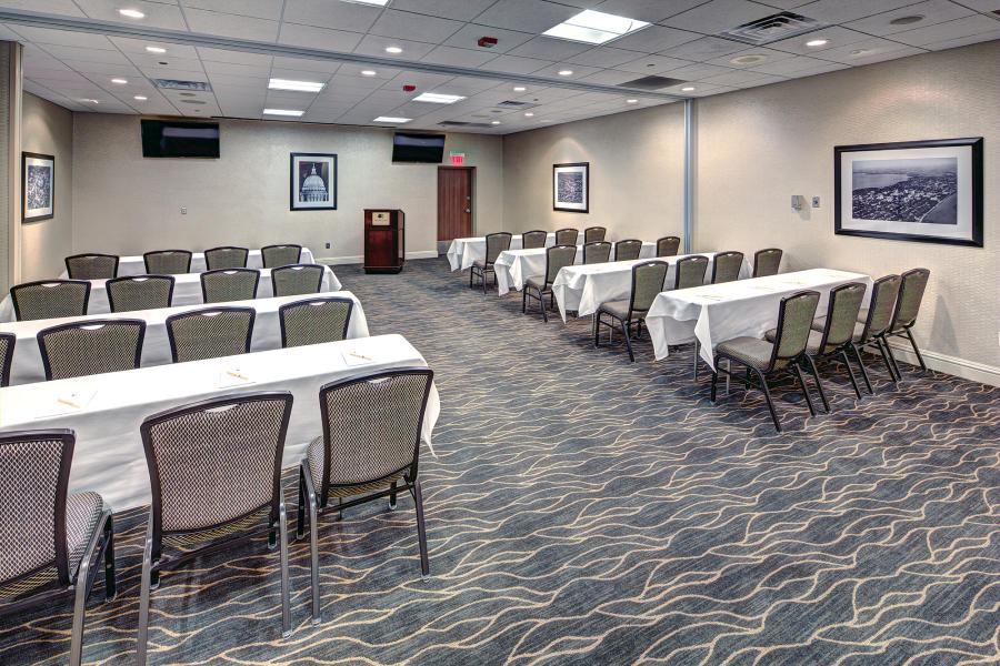 Doubletree 4725 _MG_0239_40_41_42_43_44_45_fused MODS.jpg