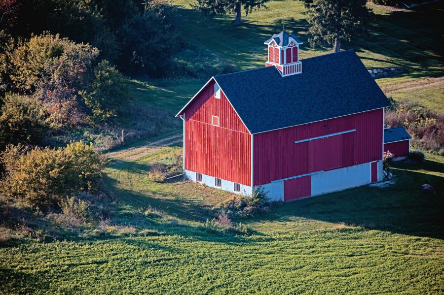 Weidemann-4716-Barn-near-Dane-_MG_2348-WEB.gif