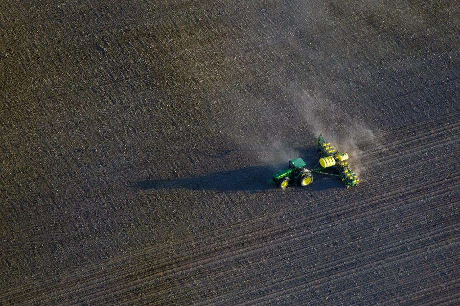 Weidemann-4735-planting-_MG_0301-WEB.gif