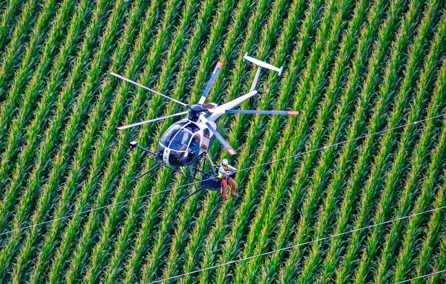 Weidemann 4735 Helicopter w Powerline_MG_6821.jpg