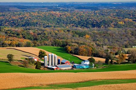 Weidemann-4716-Farm-w-MSN-backgr-_MG_2489-WEB.gif