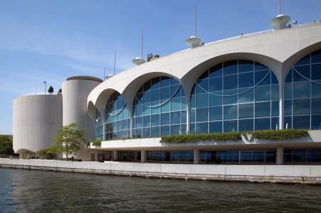 Weidemann-4716-Monona-Terrace_MG_2042-WEB.gif